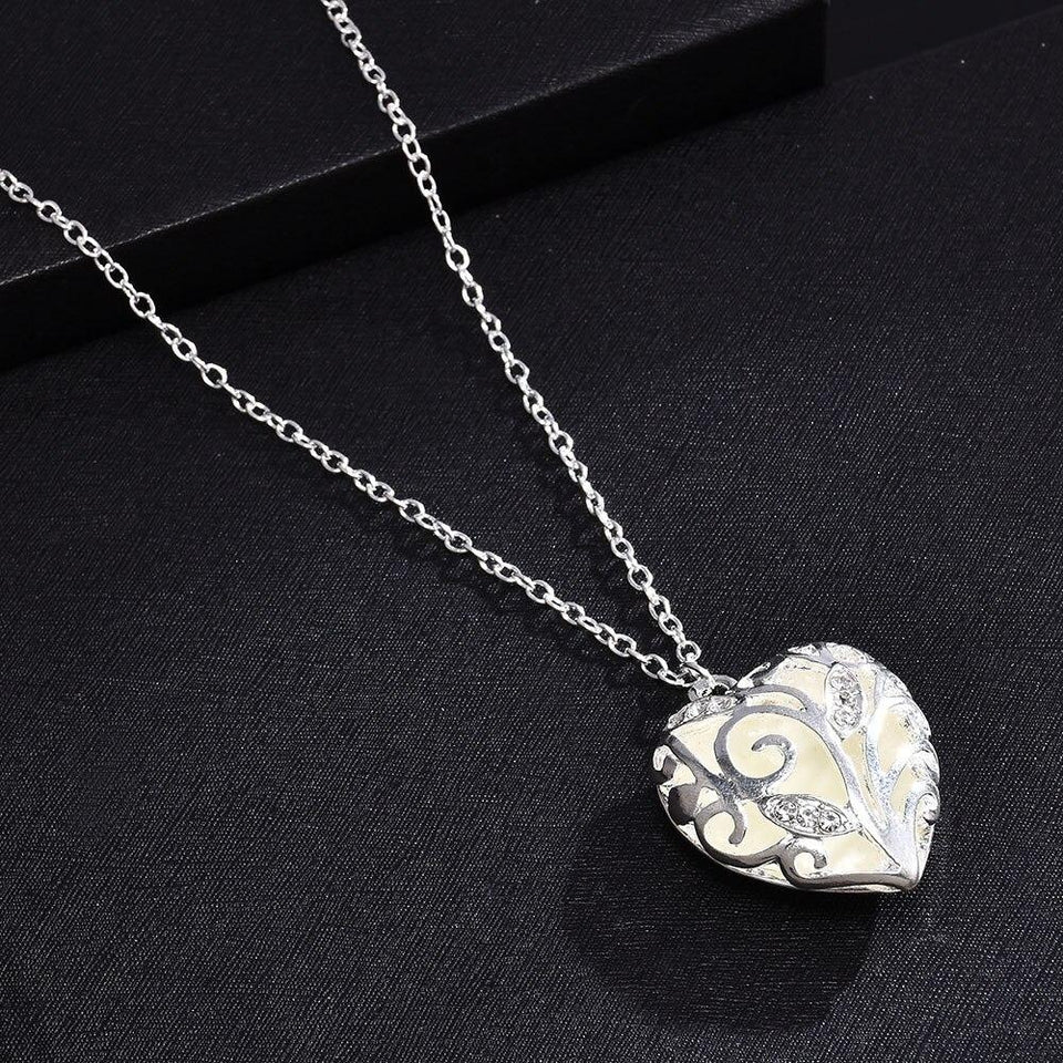 Glow Heart Necklace - Rebel Heat